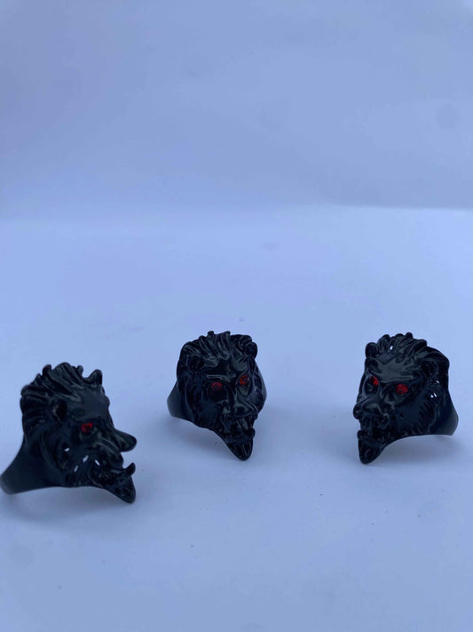 Gothic Black Lion Ring - Red Eye Vampire Leader Style Jewelry